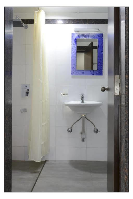 Oyo 710 Hotel Kshitij Pune Exterior photo